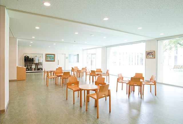 生徒ホール（1F）